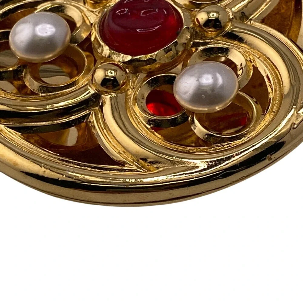CHANEL Red Brooch - Picture 9 of 13
